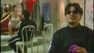 Chłopaki otoczyli pożądliwą czarną kobietę i kazali filmy xxx hd ssać kutasy