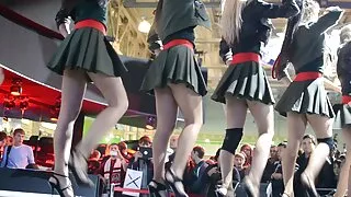Blondynka pieprzy się filmy amatorskie xxx ze starym facetem po Mineta w pozycji 69