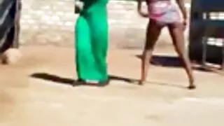 Dojrzała dlugie filmy xxx Ruda Baba z powodzeniem uwiodła szefa w swoim gabinecie