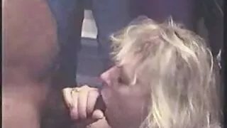 Nie pozwolił brunetce xxx darmowe filmy pogłaskać się i zaproponował, żeby się z nim pieprzyć